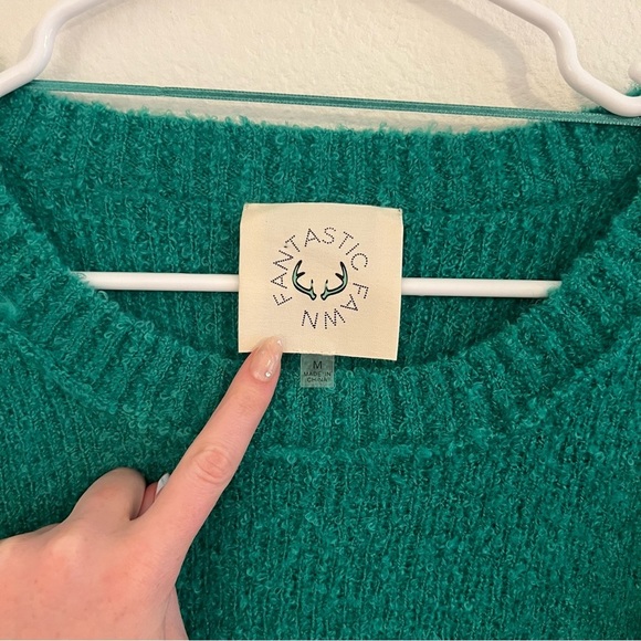 Fantastic Fawn Green Fuzzy Knit Oversized Sweater- Super thick/ cozy material - Picture 7 of 8